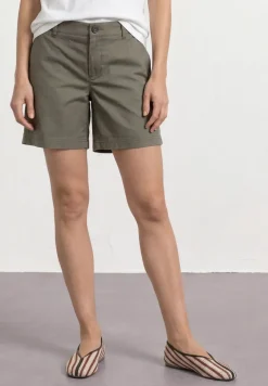 Mid Waist Chino Shorts im Casual Fit