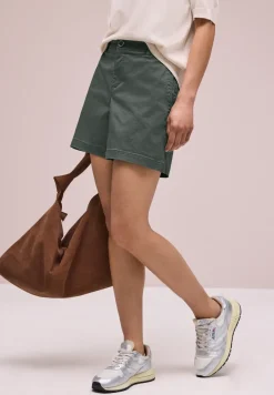 Mid Waist Chino Shorts im Casual Fit