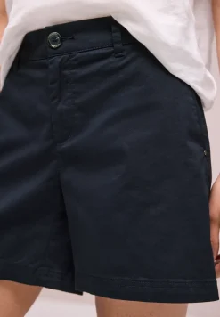 Mid Waist Chino Shorts im Casual Fit