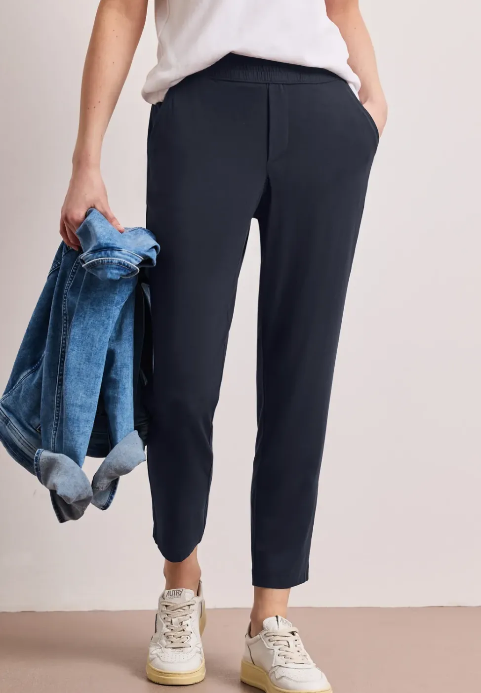 Mid Waist Slim Leg Hose im Loose Fit