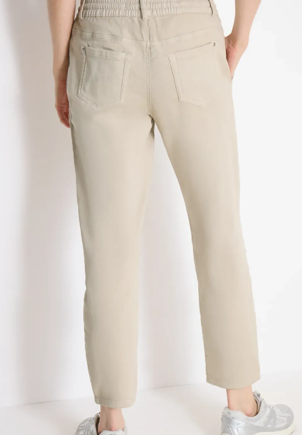 Mid Waist Slim Leg Hose im Loose Fit