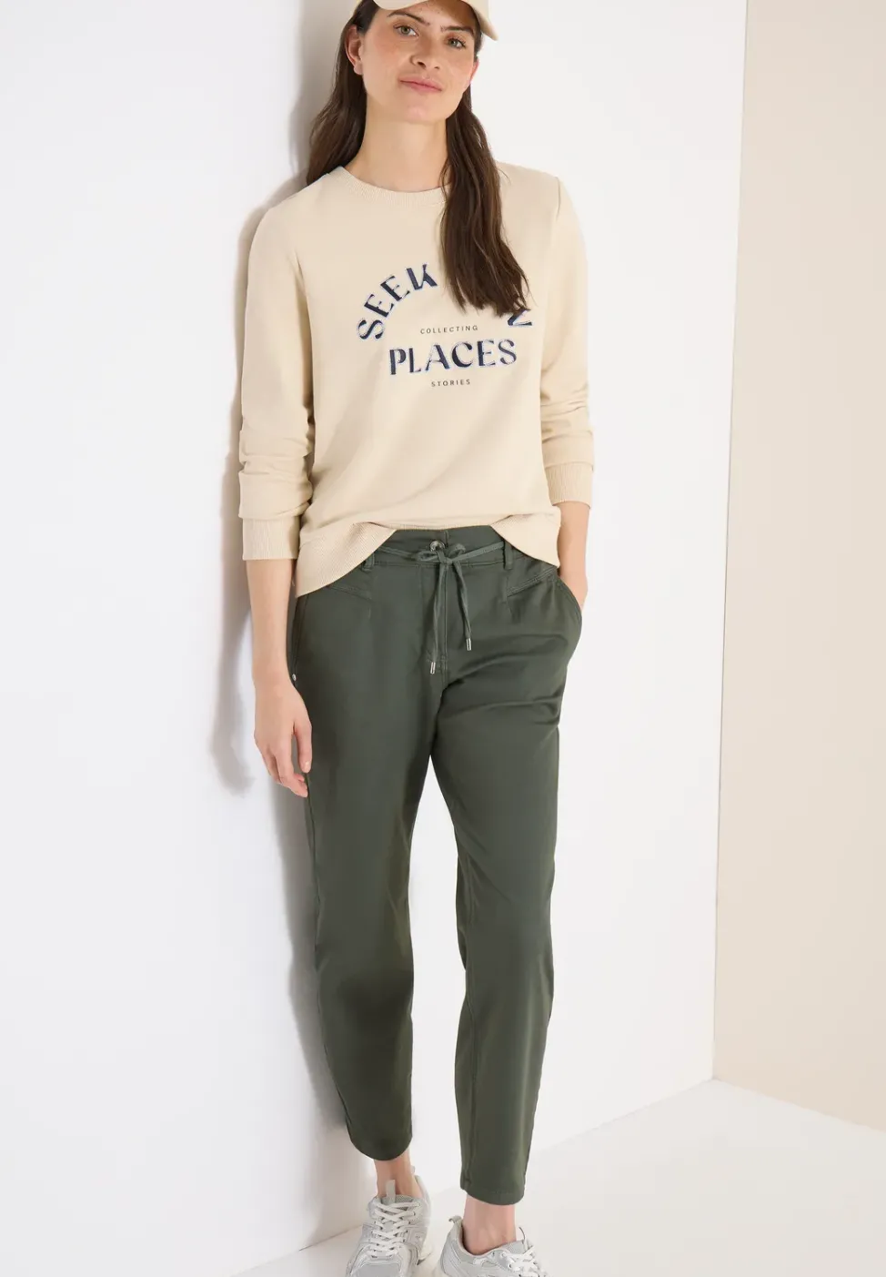 Mid Waist Slim Leg Hose im Loose Fit