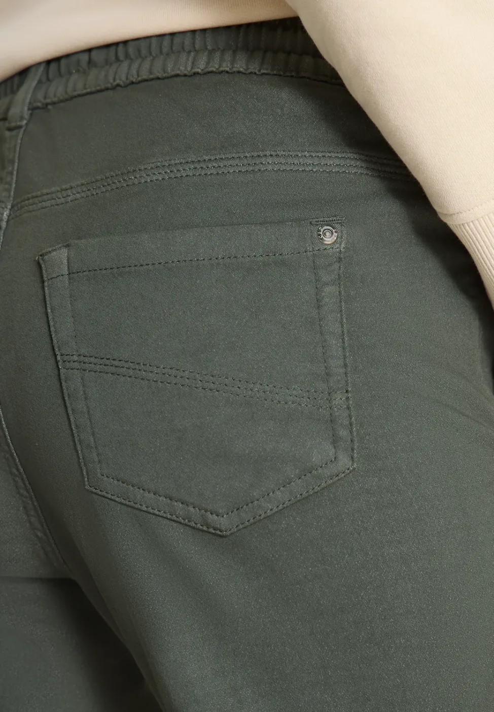 Mid Waist Slim Leg Hose im Loose Fit