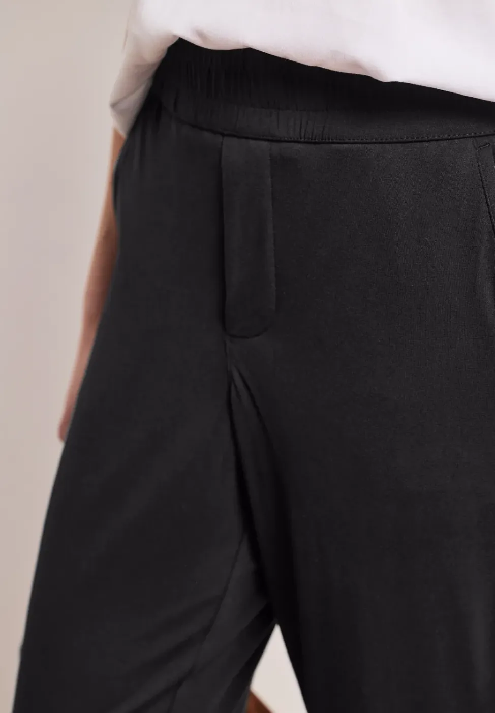 Mid Waist Slim Leg Hose im Loose Fit