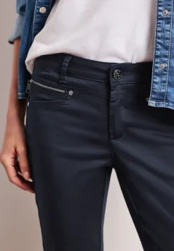 Mid Waist Slim Leg Hose im Satin-Look