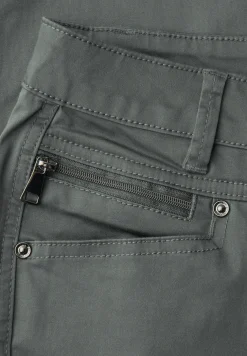Mid Waist Slim Leg Hose im Satin-Look