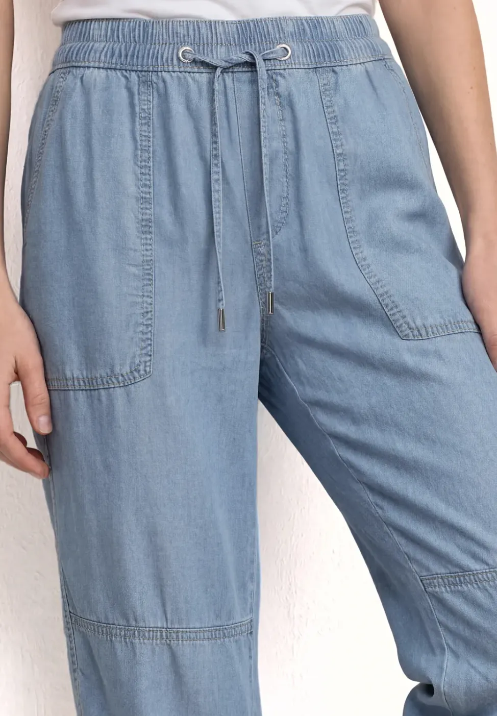 Mid Waist Slim Leg Hose im Washed-Look