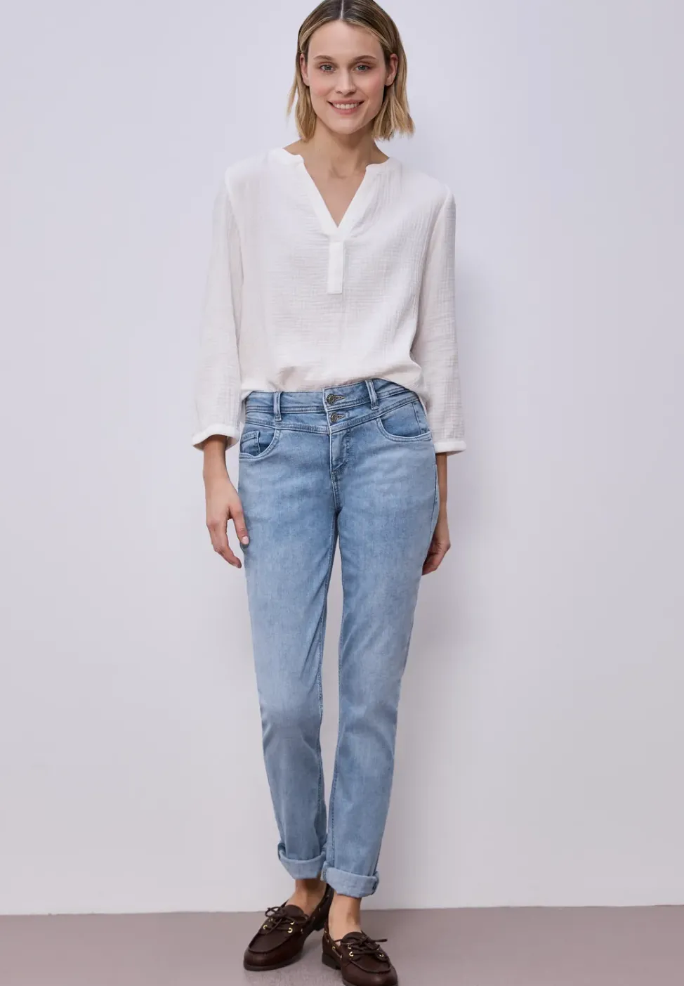 Mid Waist Slim Leg Jeans mit Turn-Up