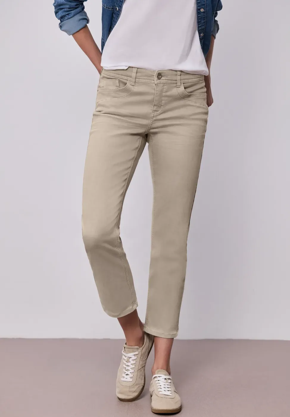 Mid Waist Straight Leg Jeans im Slim Fit