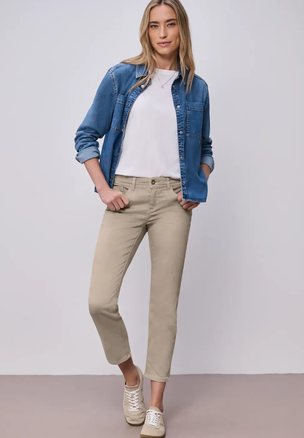 Mid Waist Straight Leg Jeans im Slim Fit