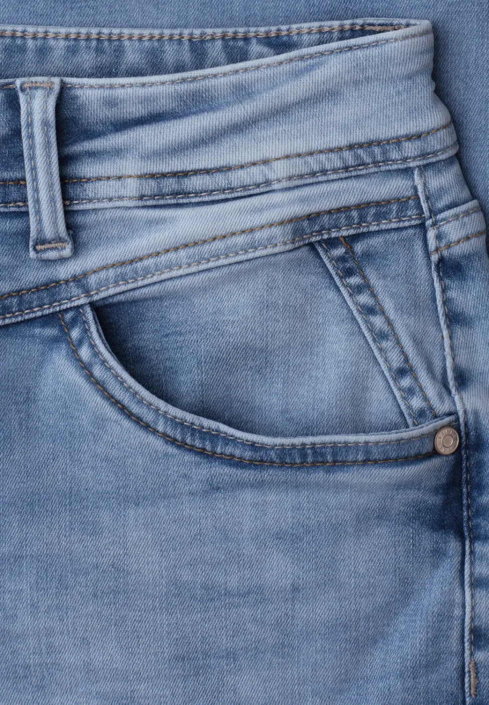 Mid Waist Straight Leg Jeans im Casual Fit