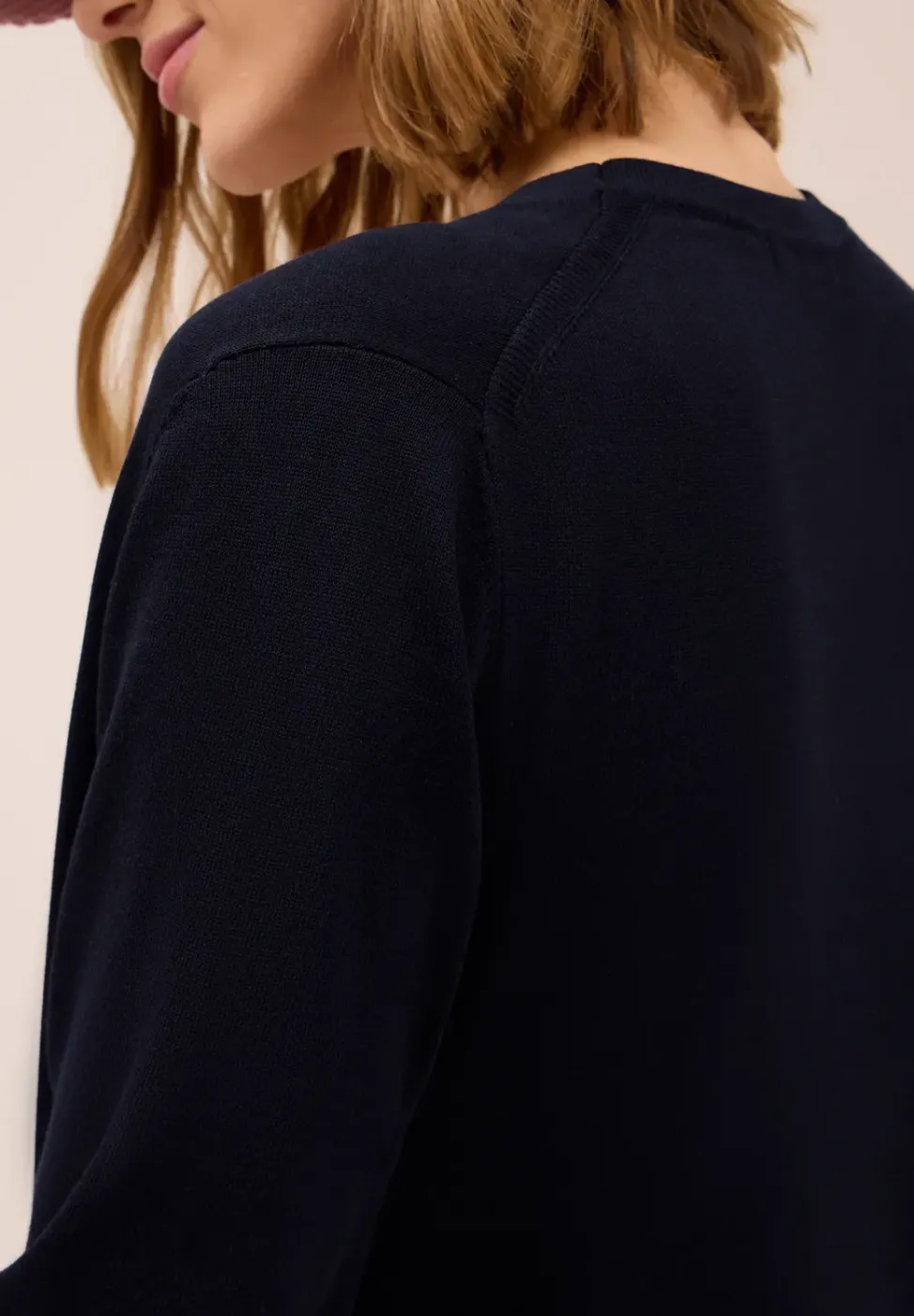Offene Strickjacke
