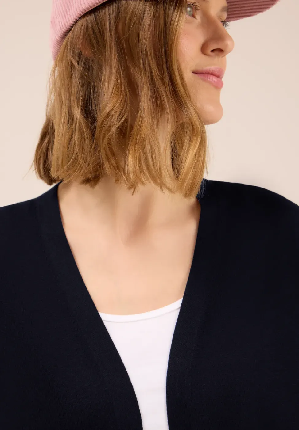 Offene Strickjacke