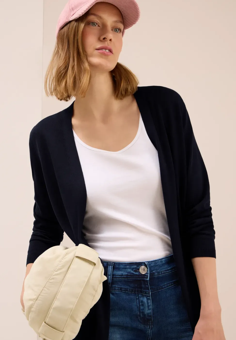 Offene Strickjacke