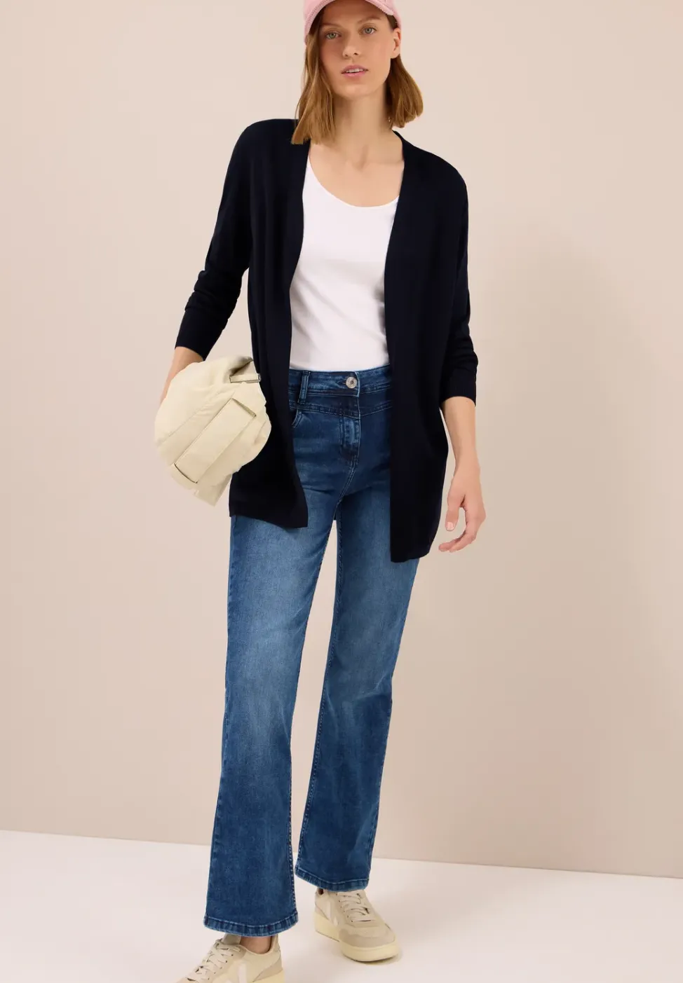 Offene Strickjacke