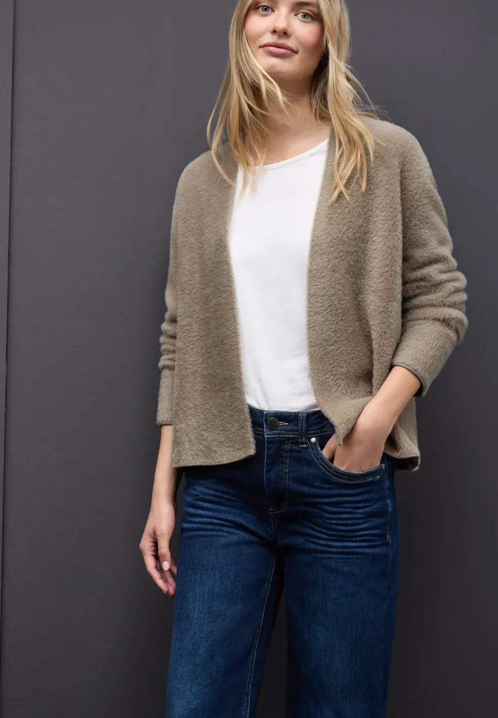 Offener Federgarn-Cardigan