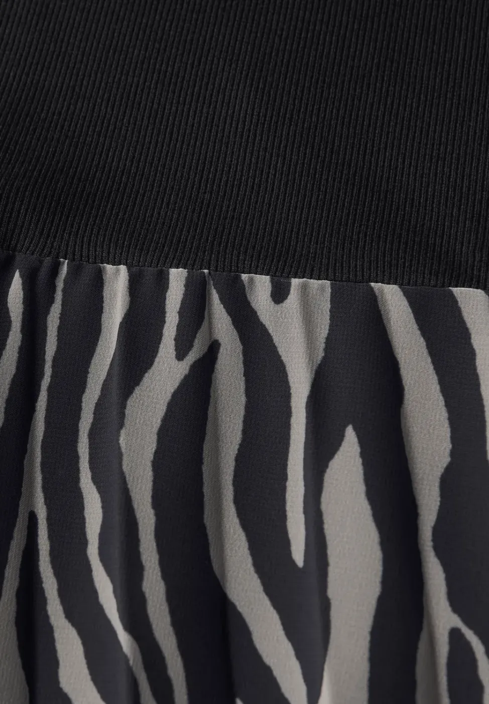 Plissée Chiffon Kleid