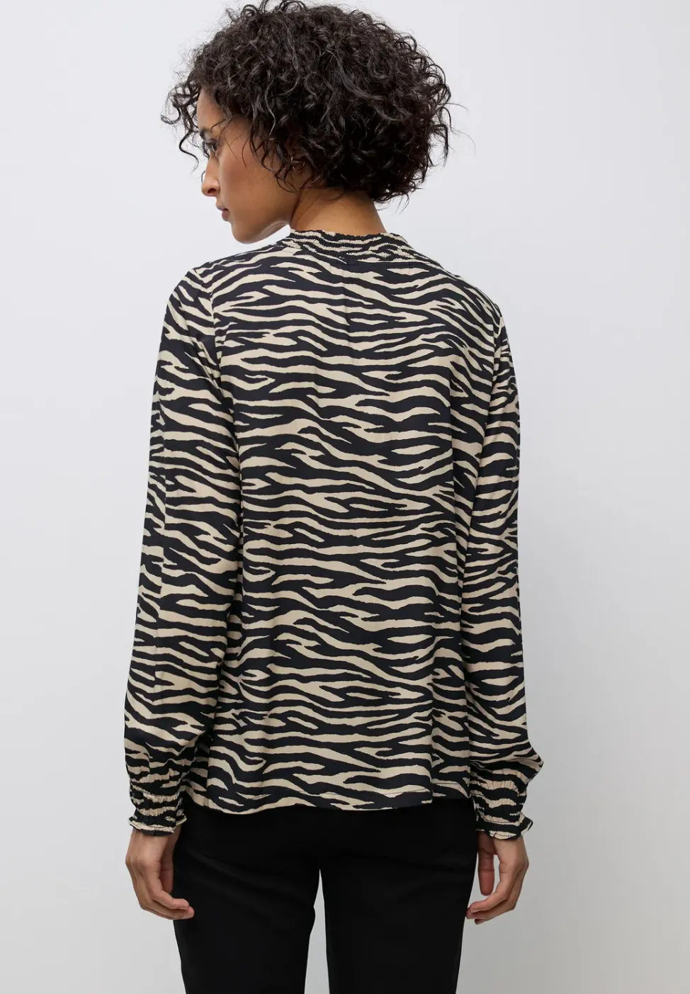 Print-Bluse mit Smok-Details