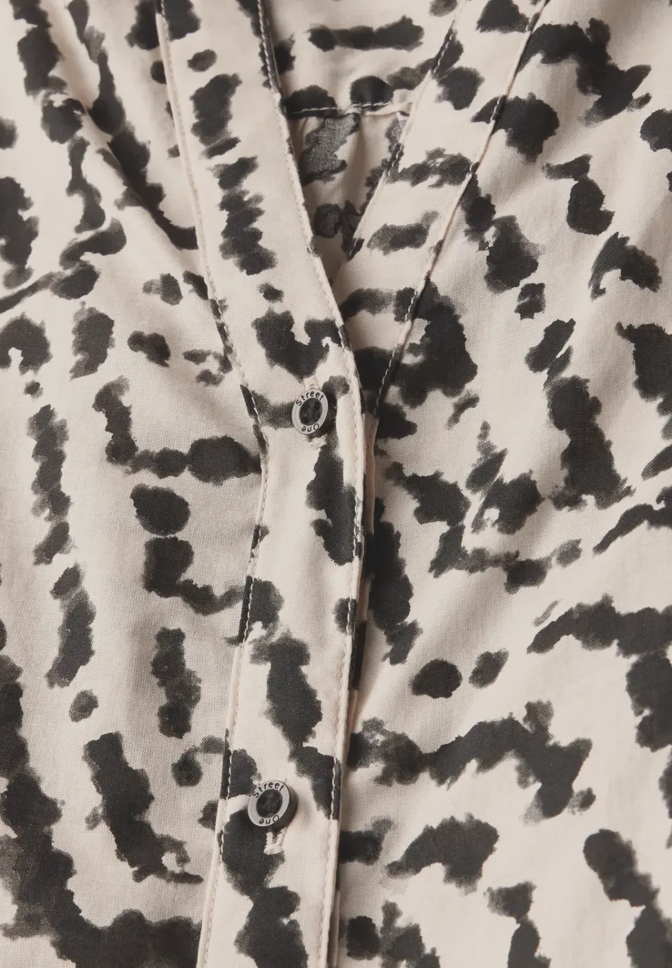 Print-Bluse mit Tapedetails