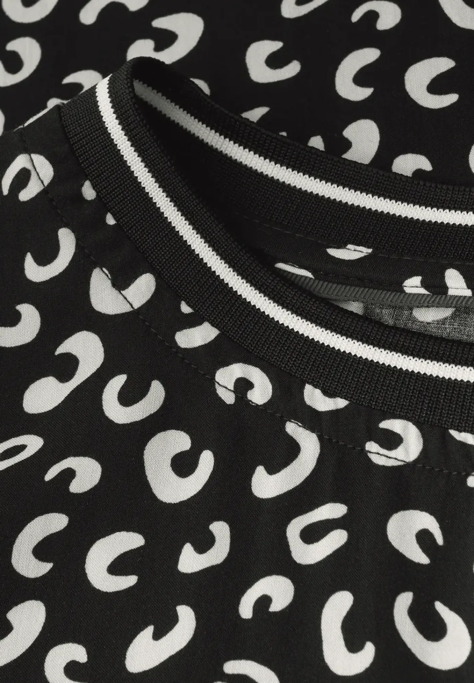 Print Bluse mit Tape Details