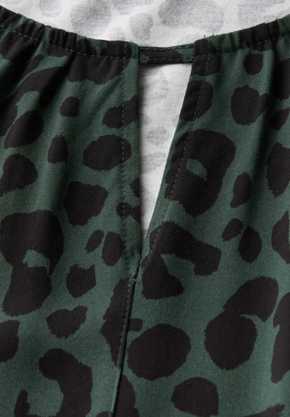 Print-Shirt mit Cut-Out