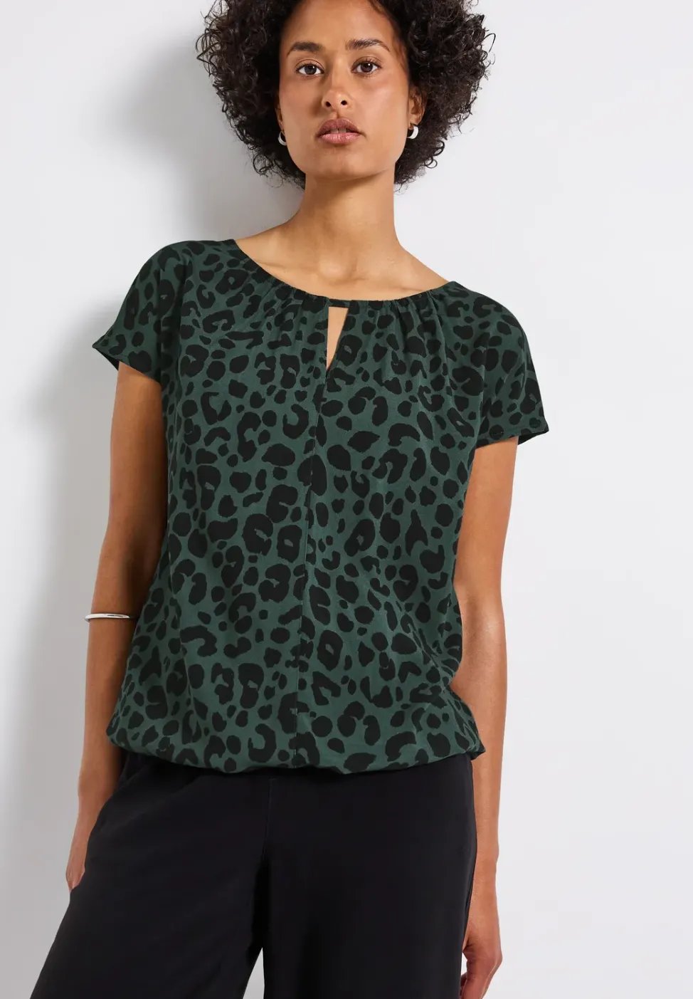 Print-Shirt mit Cut-Out