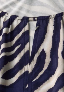 Print-Shirt mit Cut-Out