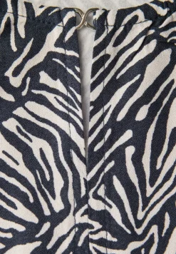 Print-Shirt mit Cut-Out