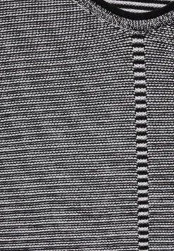Pulli mit Strukturstreifen