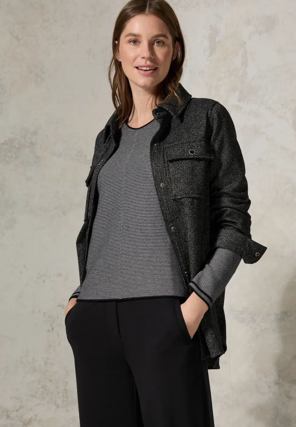 Pulli mit Strukturstreifen