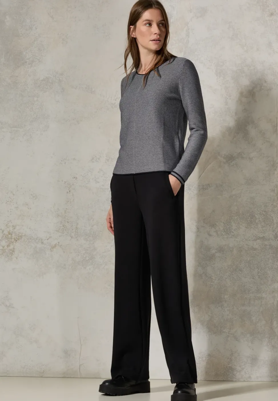 Pulli mit Strukturstreifen