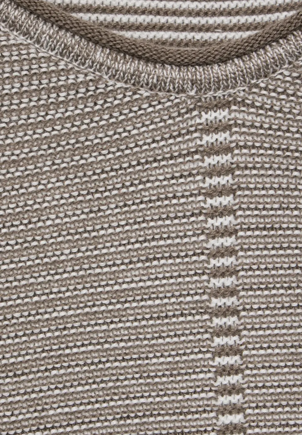 Pulli mit Strukturstreifen