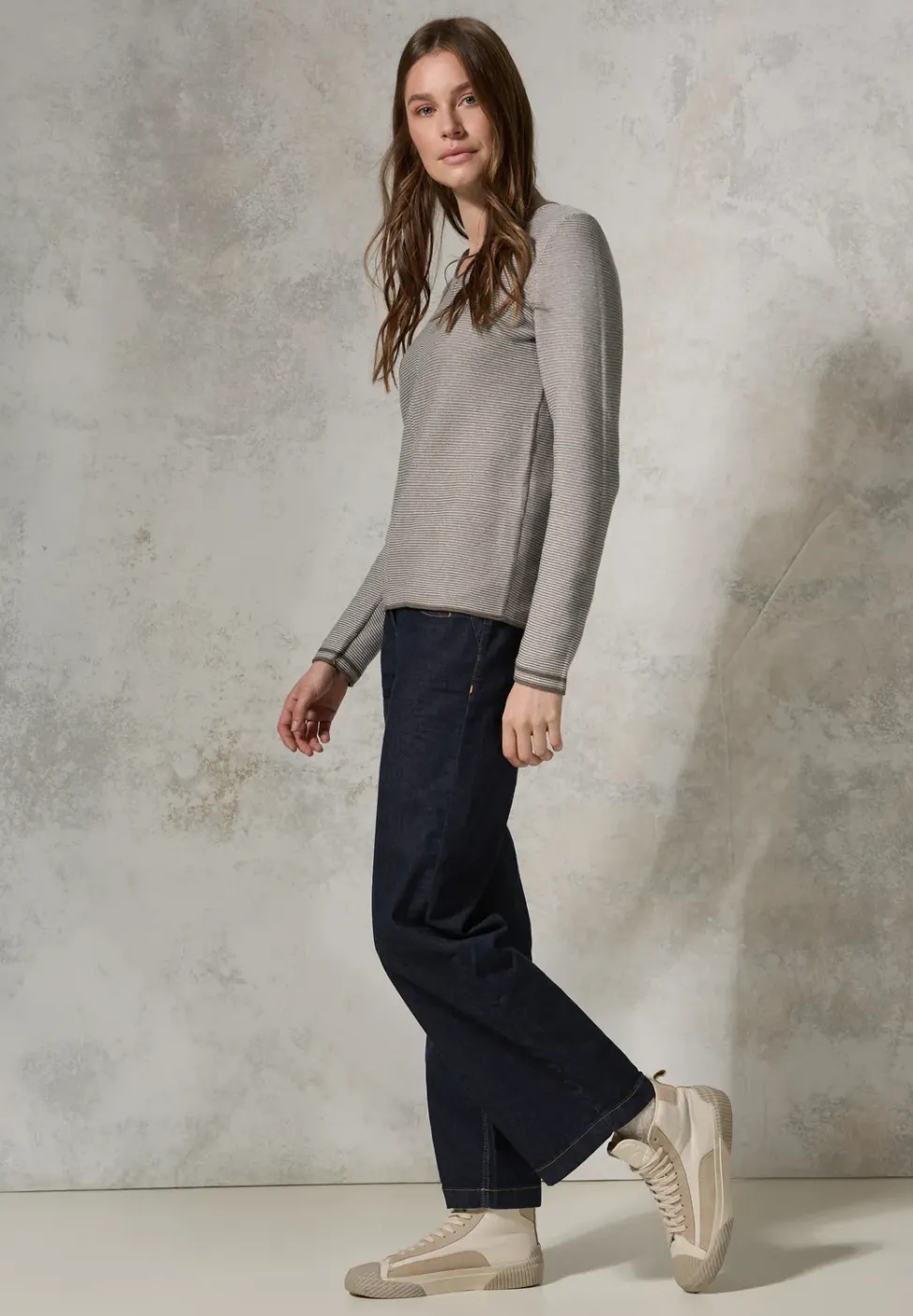 Pulli mit Strukturstreifen