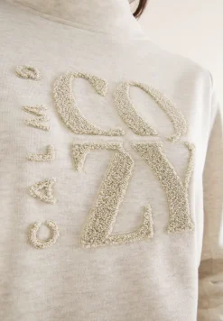 Pullover mit Embroidery