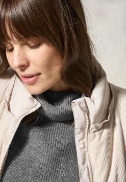 Pullover mit Rollkragen