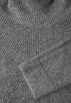 Pullover mit Rollkragen