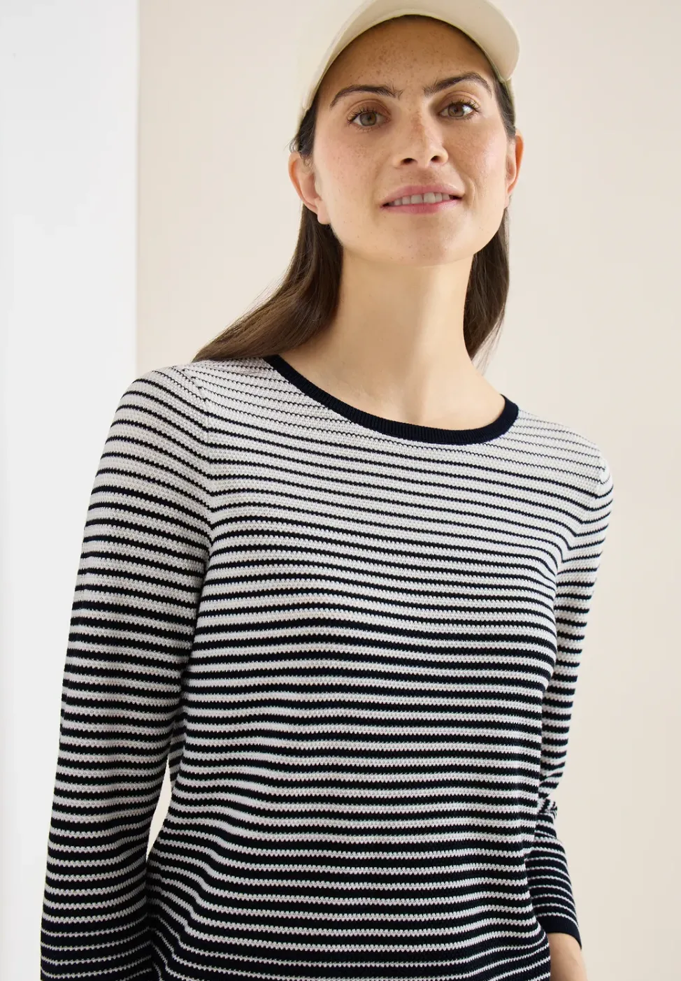 Pullover mit Rundhals und Streifen