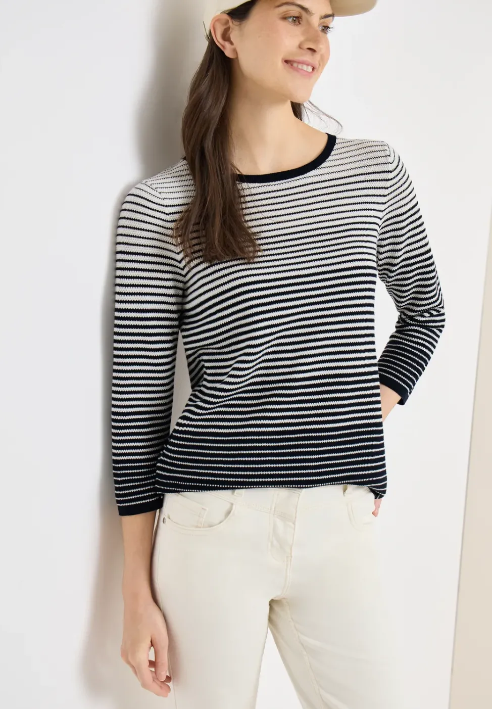 Pullover mit Rundhals und Streifen
