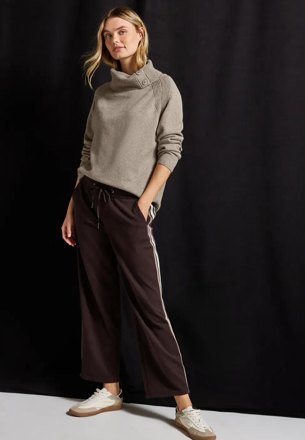 Pullover mit Stehkragen