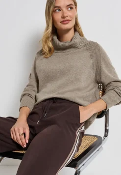 Pullover mit Stehkragen