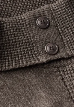 Pullover mit Stehkragen
