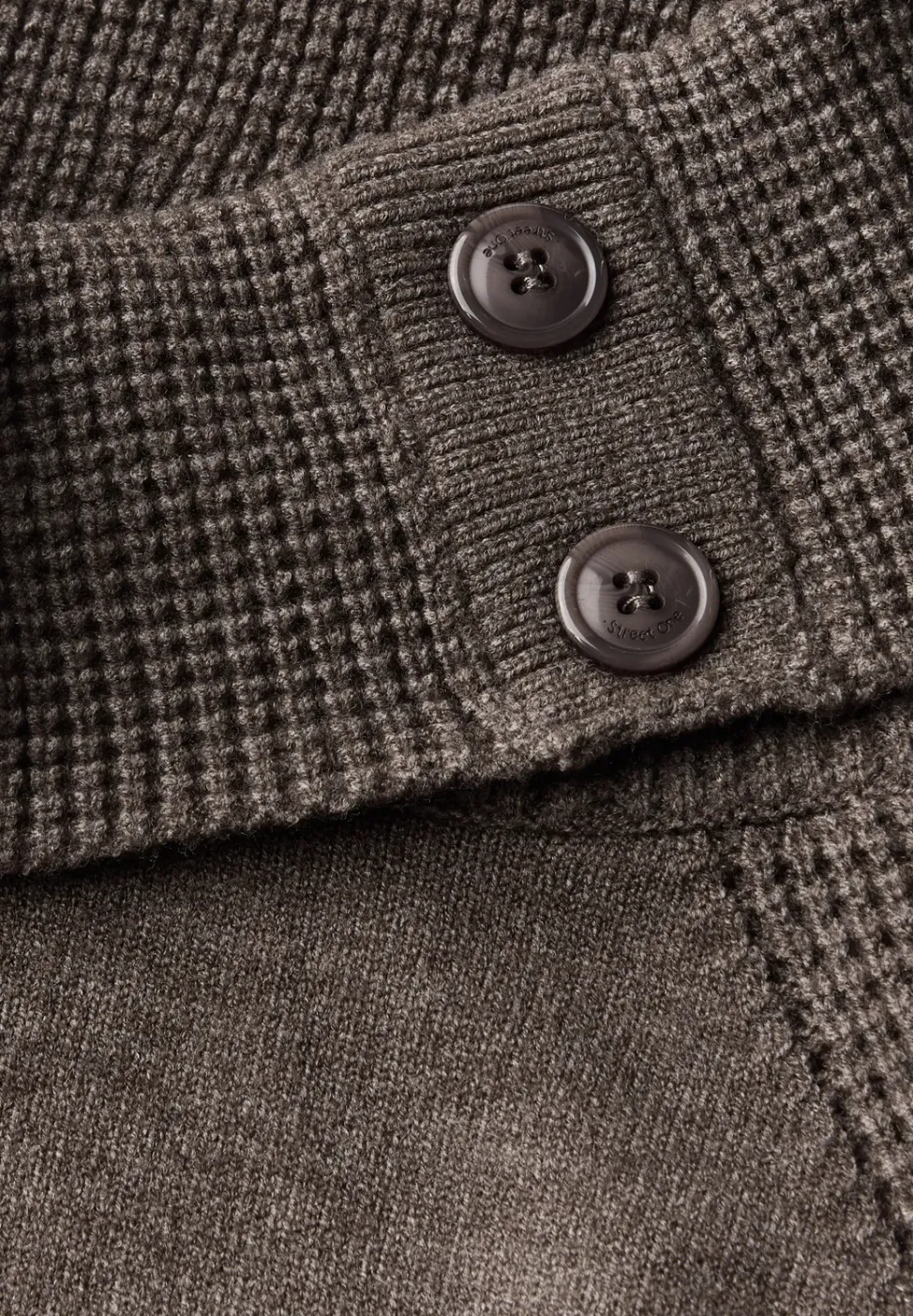 Pullover mit Stehkragen