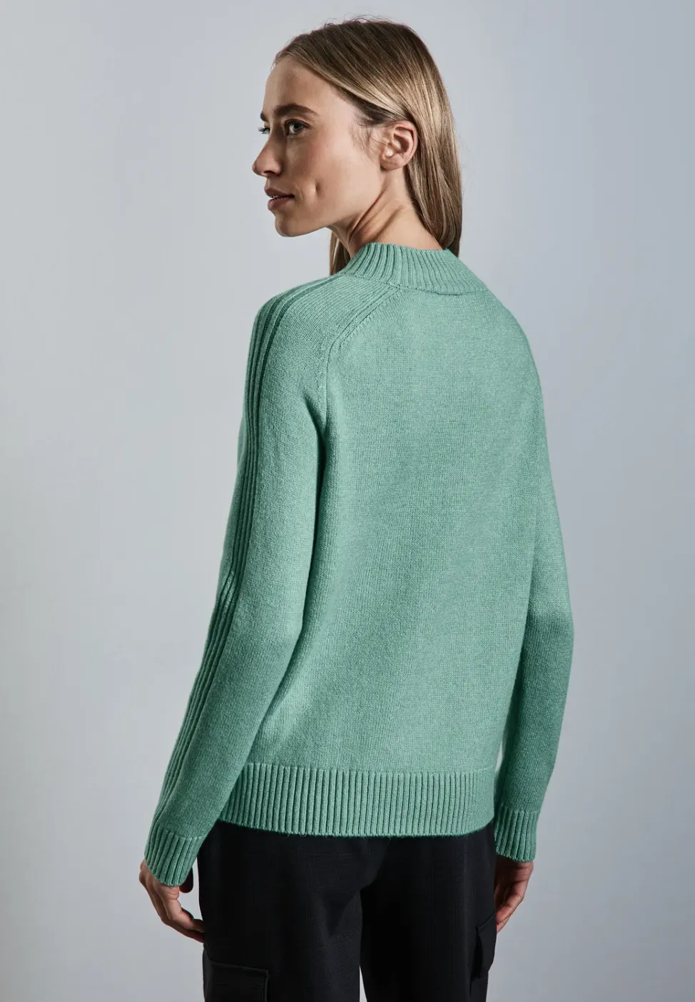 Pullover mit Stehkragen