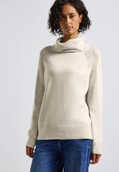 Pullover mit Stehkragen