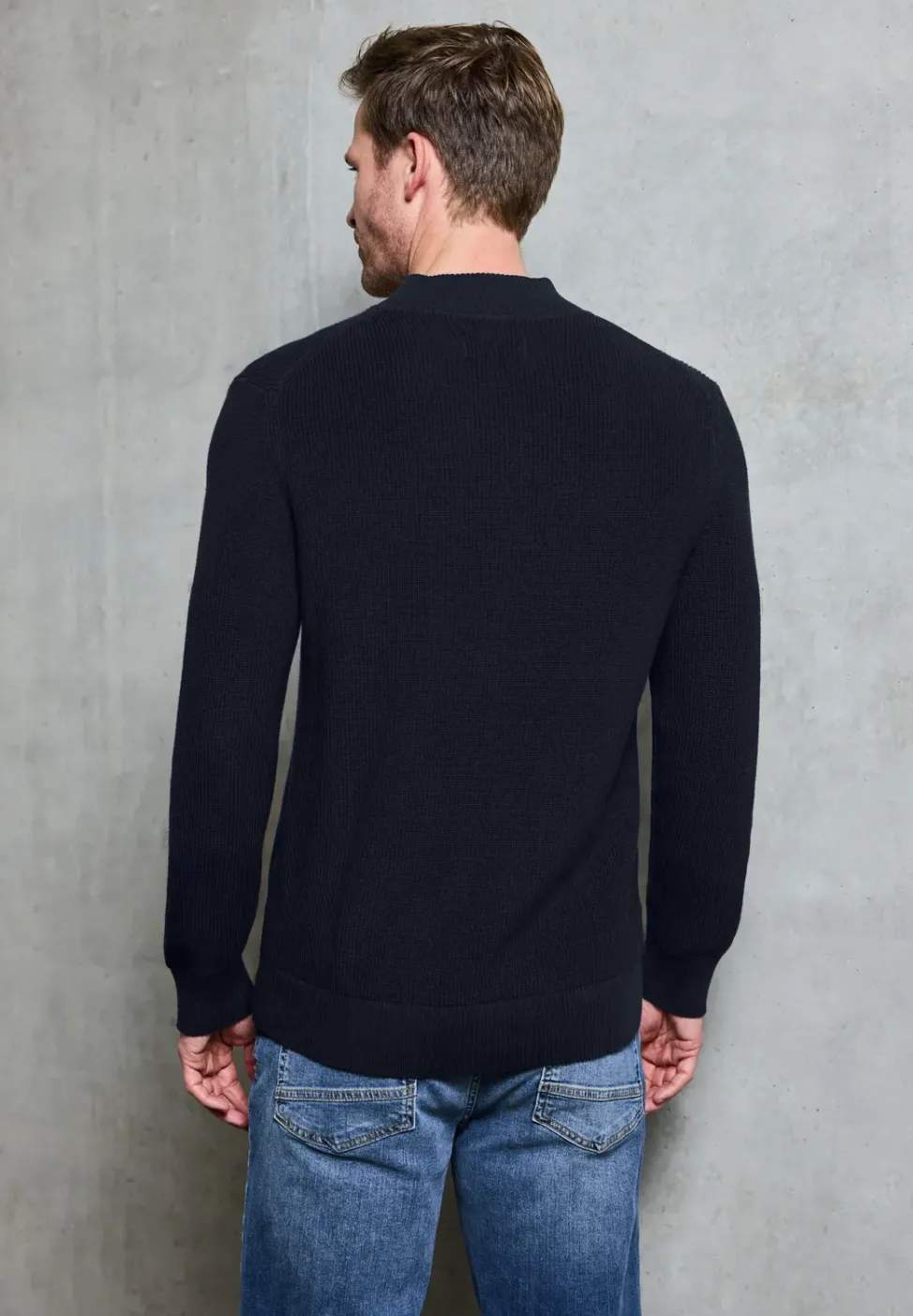 Pullover mit Stehkragen