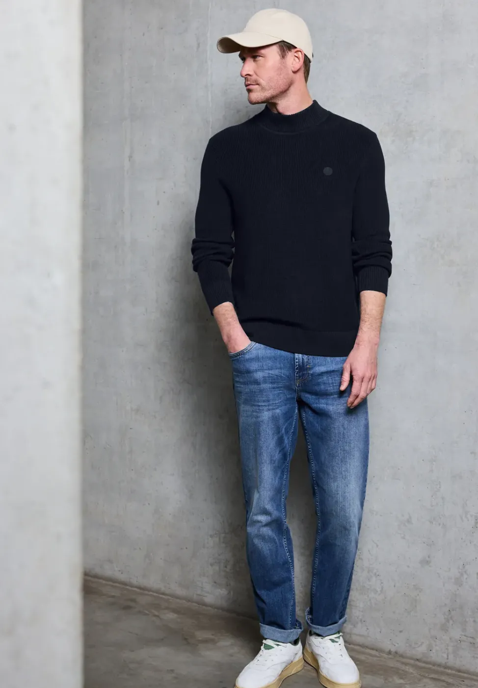 Pullover mit Stehkragen