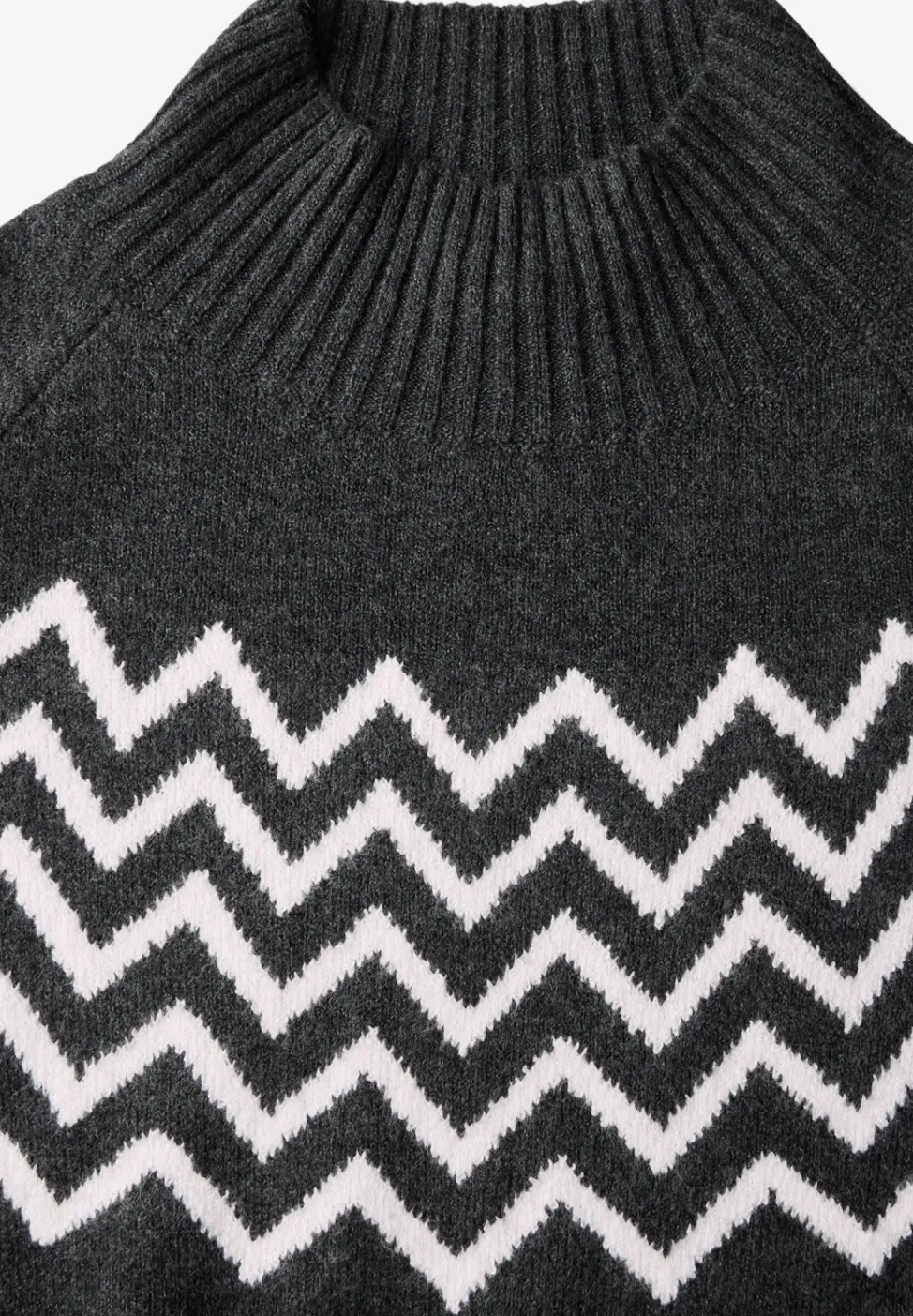 Pullover mit Stehkragen