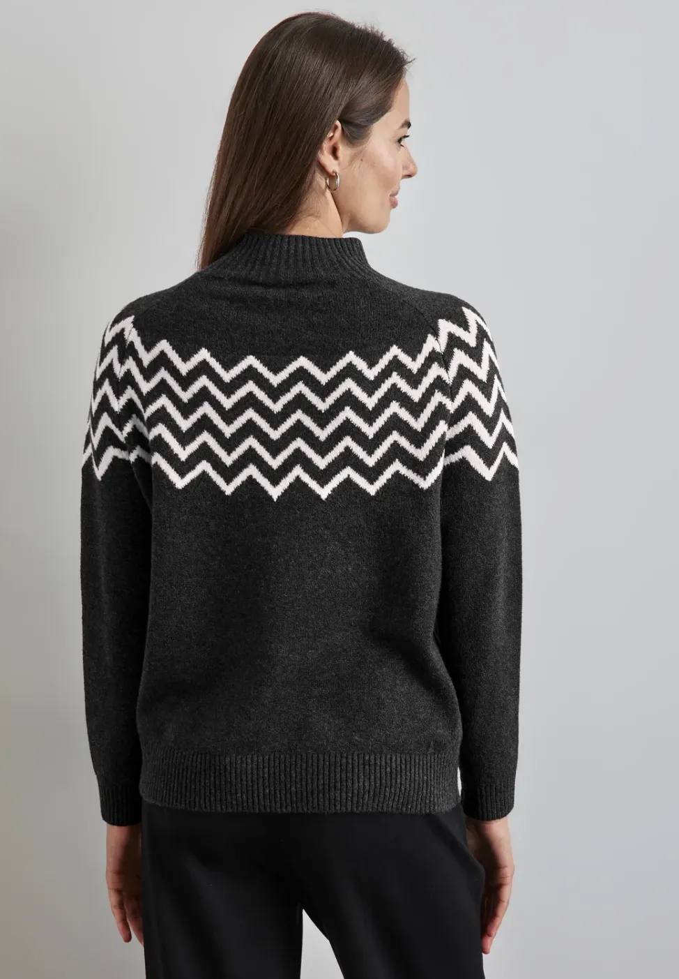 Pullover mit Stehkragen