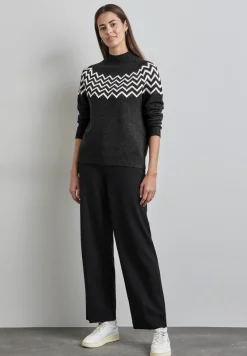 Pullover mit Stehkragen
