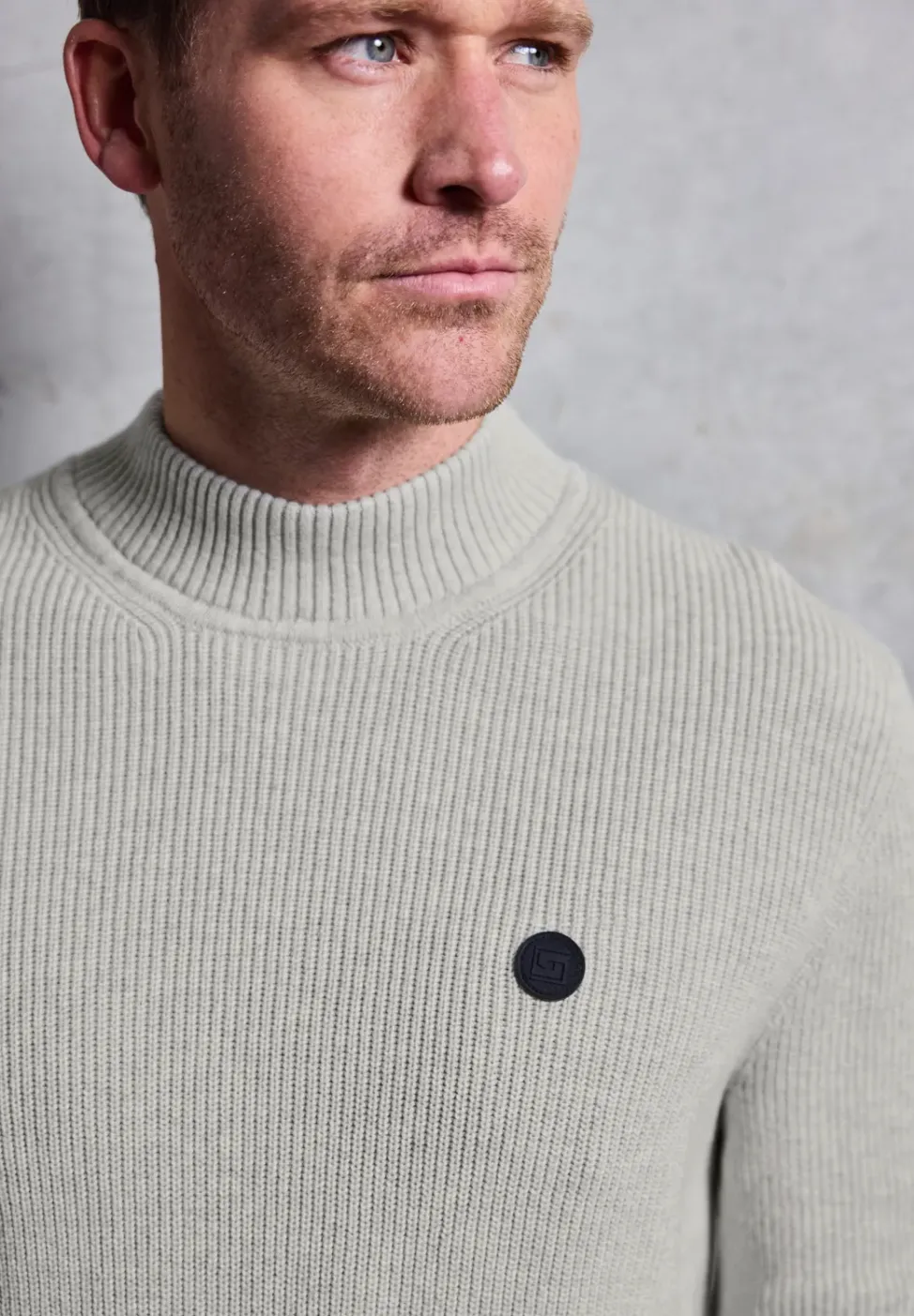 Pullover mit Stehkragen